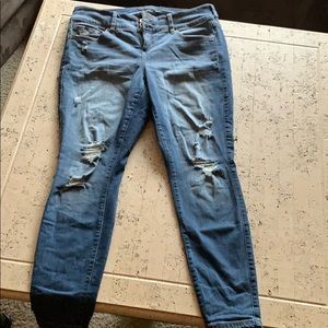 Torrid Premium Jegging Medium Wash w Destruction